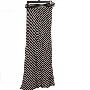 Long skirt Black and white striped